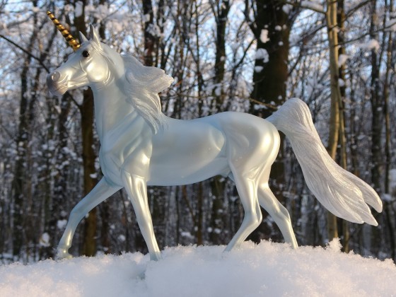 Realistic Picture - Einhorn im Schnee
